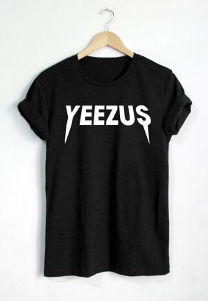 Stan - חנות ה-Merchandise למעריצים מכל הסוגים Kanye West חולצה של קניה ווסט