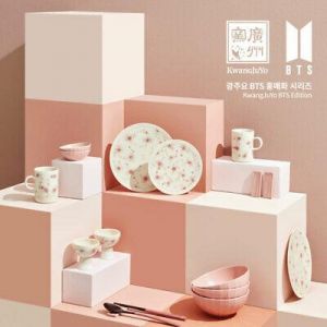 Stan - חנות ה-Merchandise למעריצים מכל הסוגים BTS סט כלים למטבח של קוואנגג'ויו וביטיאס BTS