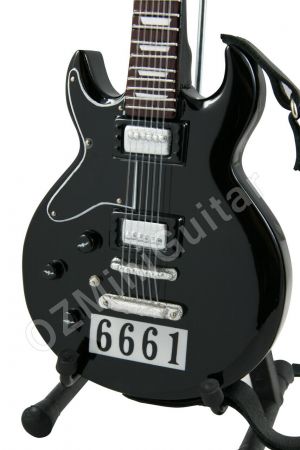 Stan - חנות ה-Merchandise למעריצים מכל הסוגים Avenged Sevenfold Miniature Guitar Zacky Vengeance 6661 & Strap